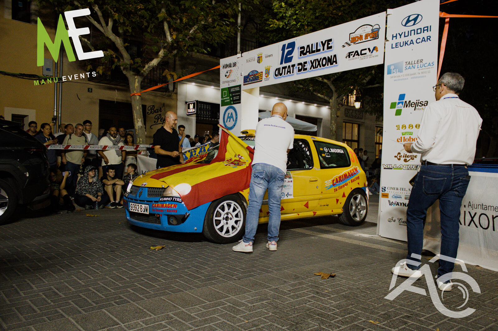 Coche de rally en el Rally Ciutat de Xixona, evento con producción de sonido de Manu Events